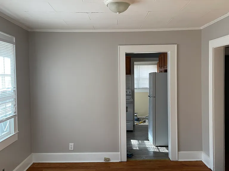 314 Spence St — Photo 10