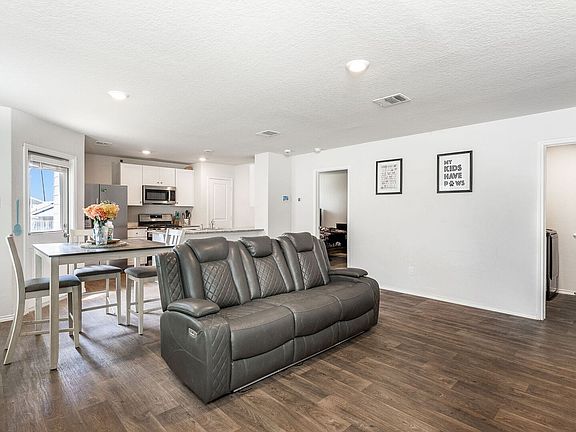 3rd image of 3363 Stoney Knoll