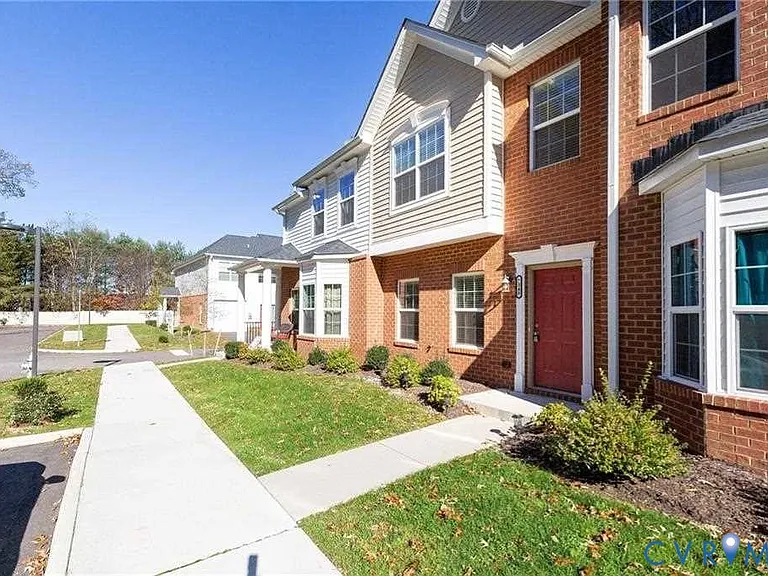 7348 Pebble Lake Dr — Photo 2
