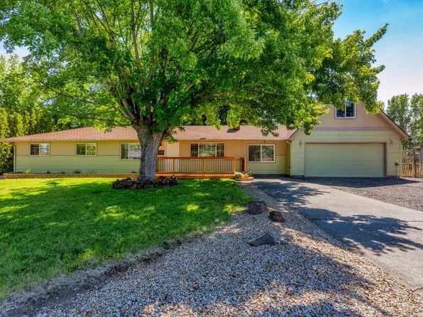 1730 SW Canyon Dr, Redmond, OR 97756