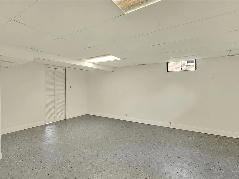 729 Skyline Dr — Photo 9