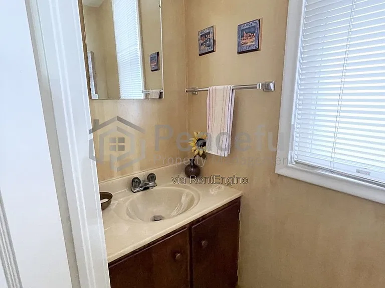 1224 E 2nd Ave — Photo 9
