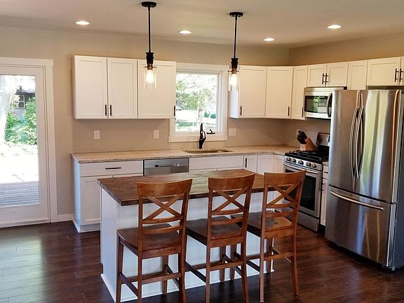 3rd image of 2620 Hibbard Ct