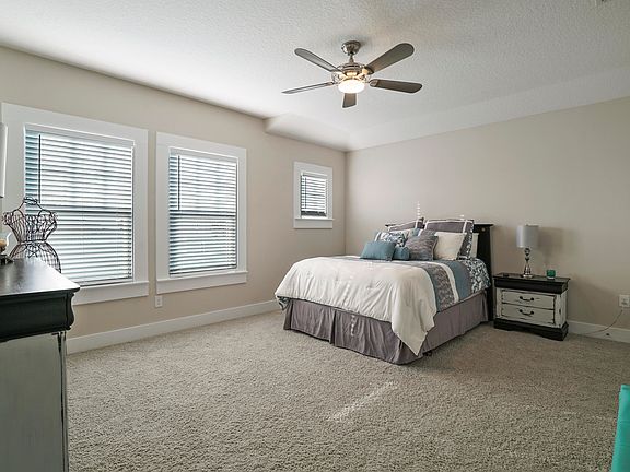 5th image of 131 Espanita Blvd