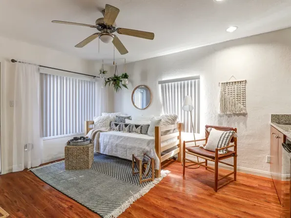 Hollywood Off Vine, 6212 La Mirada Ave #D356bd051, Los Angeles, CA 90038