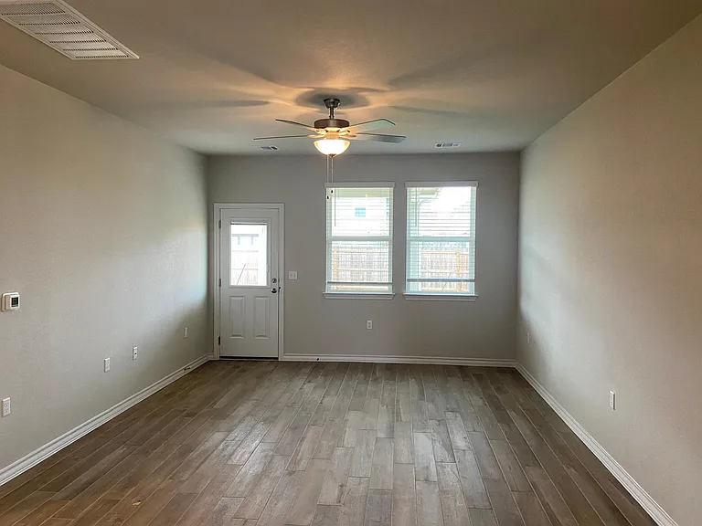 1602 Denesa Dr — Photo 7