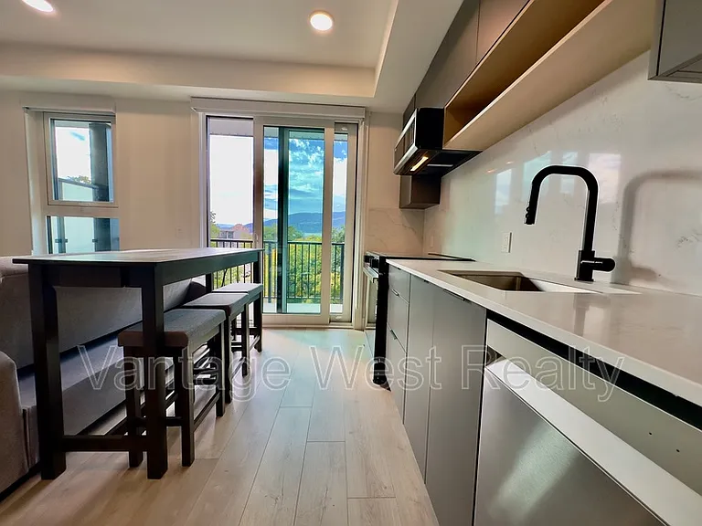 620 Coronation Ave #407 — Photo 8