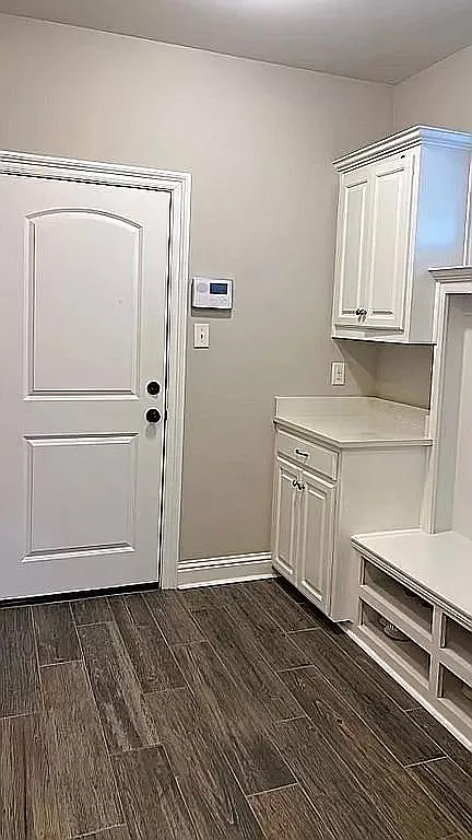 720 Lakehaven Dr — Photo 4