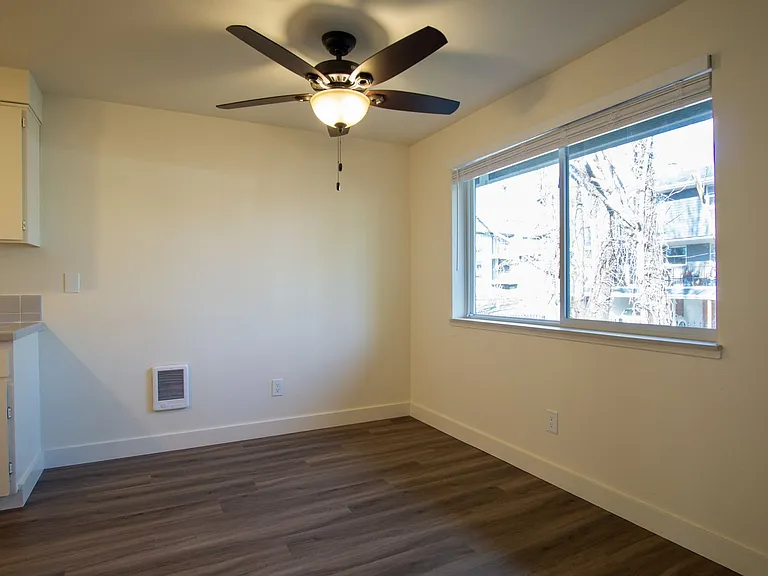 147A - Park Place Apartments — Photo 29