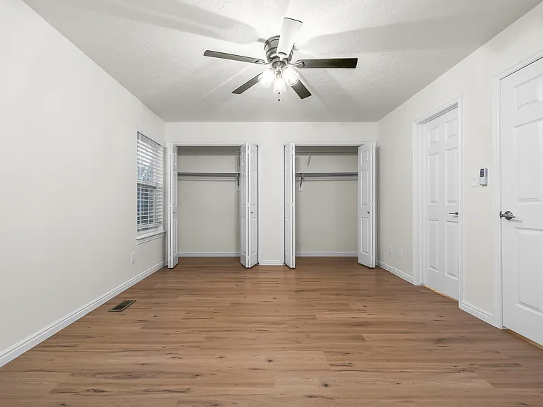 1025 S 810 E — Photo 20
