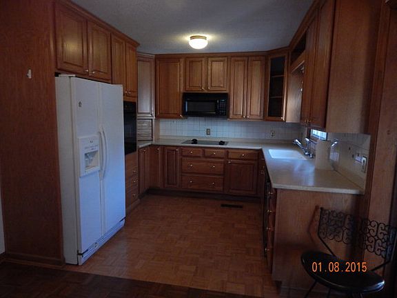 3rd image of 170 Holly Pine St