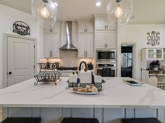 5th image of 11014 N Banner Rd