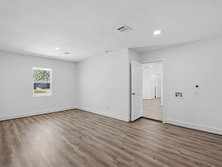 5962 Ridgeway Dr — Photo 18