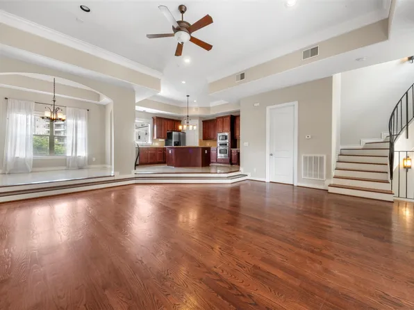 6524 Calder St, Houston, TX 77007