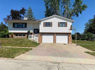 2699 27th St, Marion, IA 52302
