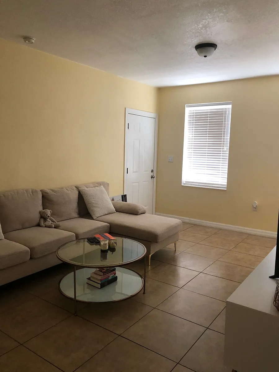 Living area - 100 Wood Ave #6