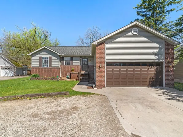 3586 N River Rd, Fort Gratiot, MI 48059