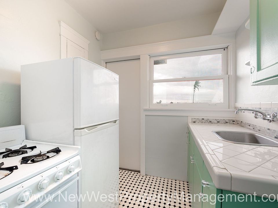 1st image of 2419 Market St APT B