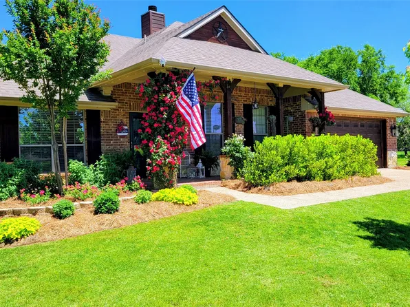 634 Half Moon Way, Runaway Bay, TX 76426