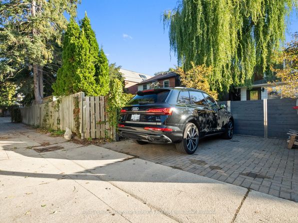 482 Durie St #W02, Toronto, ON M6S 3G7