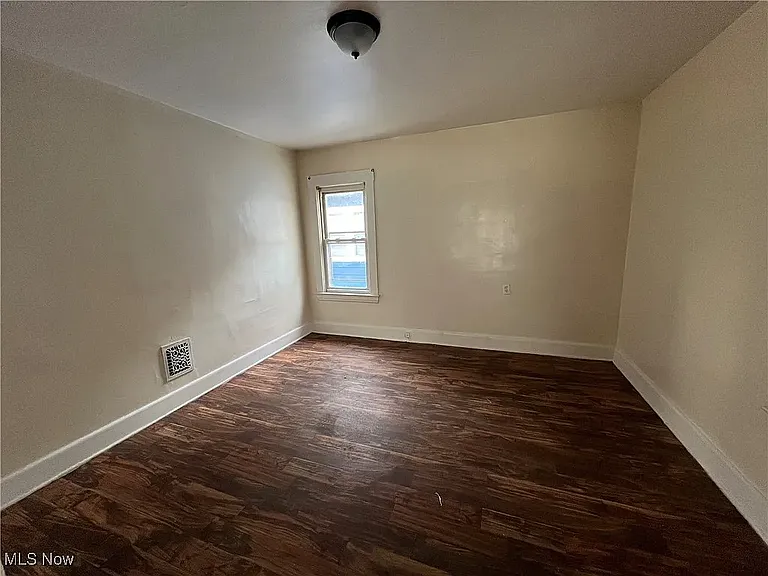 810 Wayside Rd #UP — Photo 3