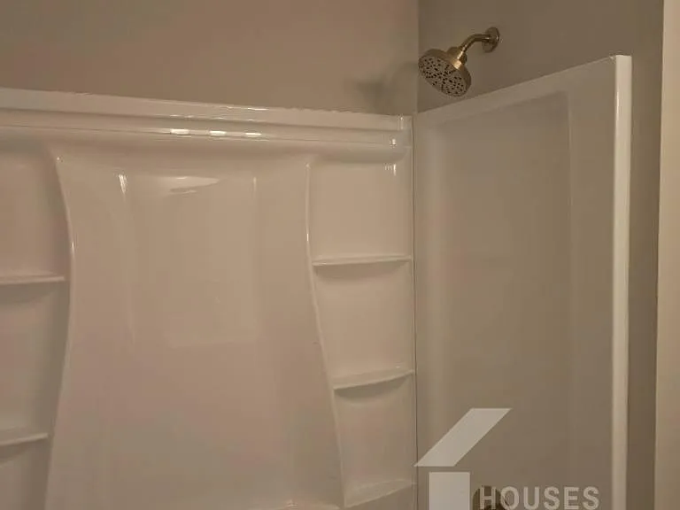 511 Hampton Ave #C101 — Photo 15
