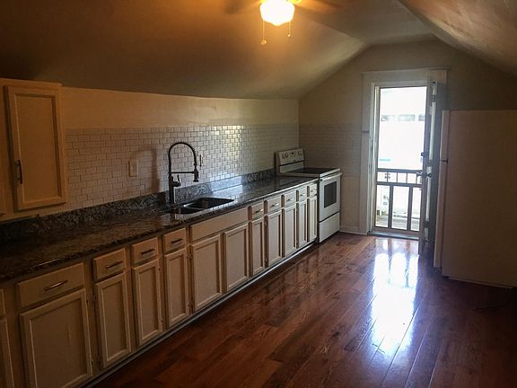 3rd image of 204 Maryland Ave APT C