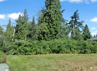 8127 Comox Rd, Blaine, WA 98230