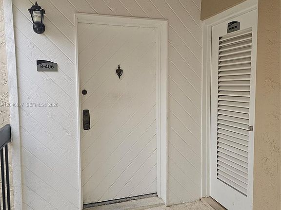 4th image of 461 Ives Dairy Rd #4062