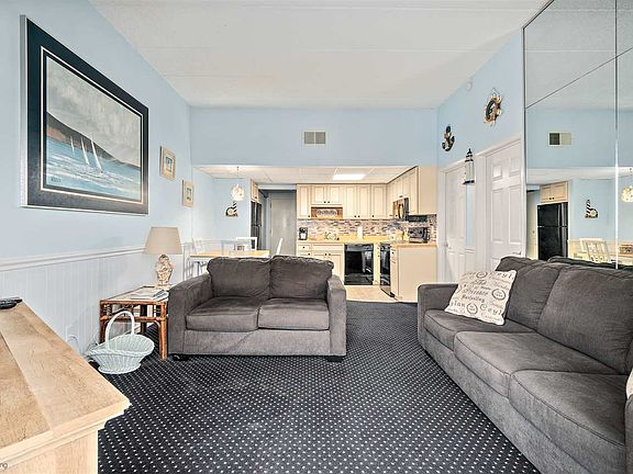 3rd image of 500 Kennedy Dr #622-624