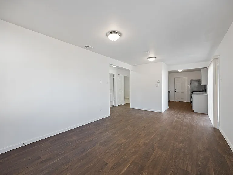 3827 Vineyard Dr — Photo 3