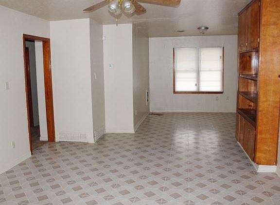 3rd image of 2714 NW 16th St