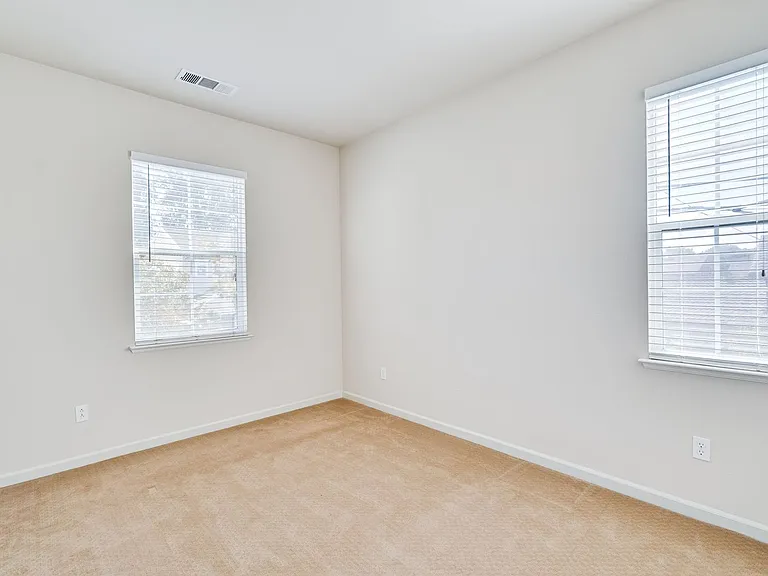104 Alden Ct — Photo 43