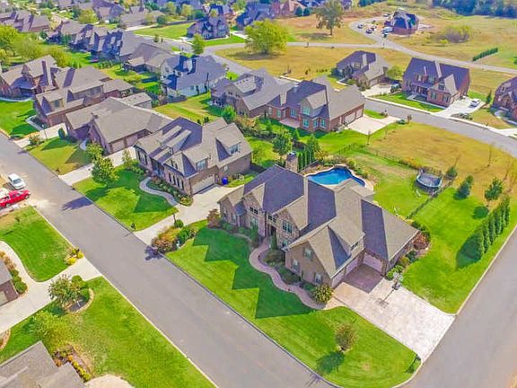4th image of 12853 Watergrove Dr
