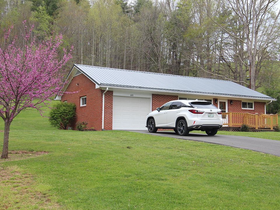 1st image of 601 Circle Dr