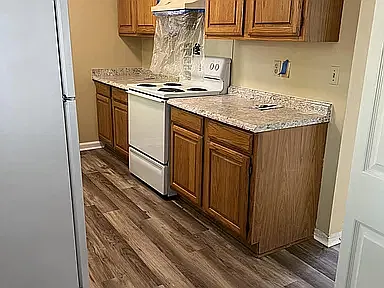 2 bed, 1.5 bath, 1000 sqft, $1,300 — Photo 3