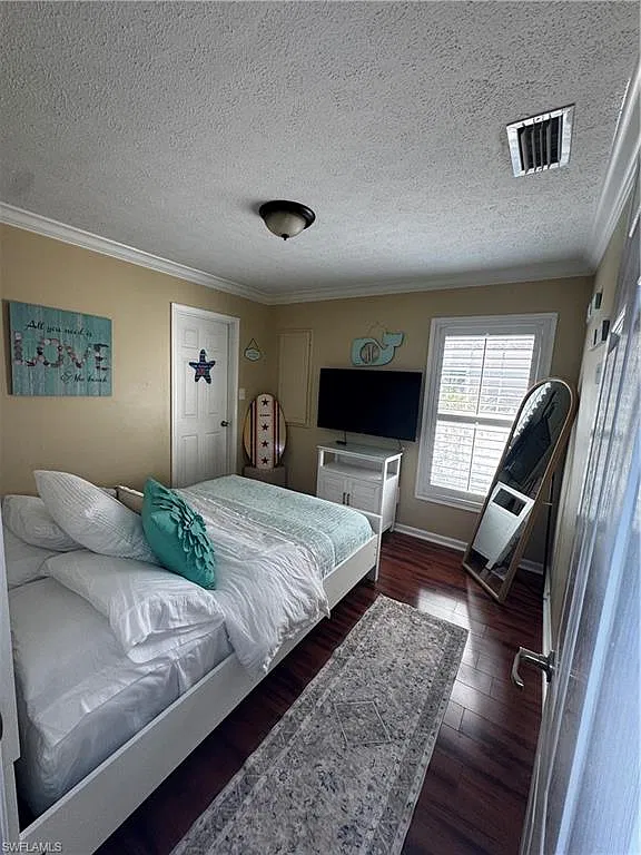 2 bed, 1.5 bath, 1000 sqft, $4,250 — Photo 3