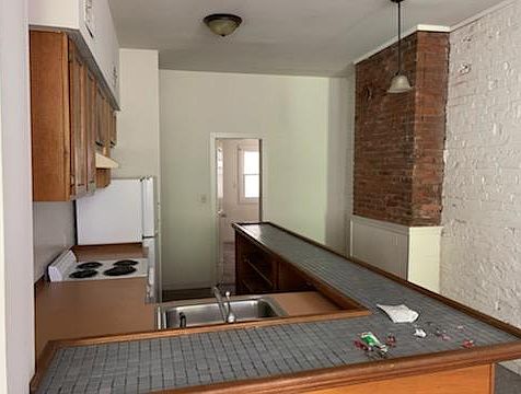 4th image of 309 South St #2