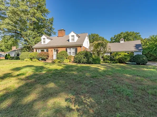 156 S Branch Pkwy, Springfield, MA 01118