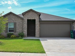 2929 Firefly Dr, Yukon, OK 73099