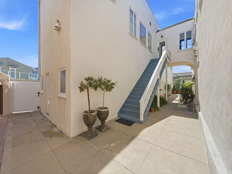 1530 Miramar Dr — Photo 13