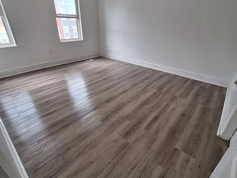 210 Walnut St — Photo 5
