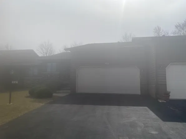 572 Quail Dr, Lena, IL 61048