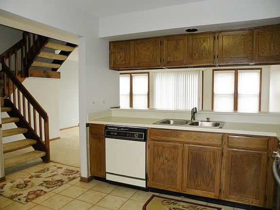5th image of 270 Doral Ct Unit 6