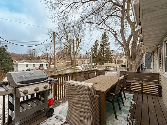 3rd image of 624 27th St NW