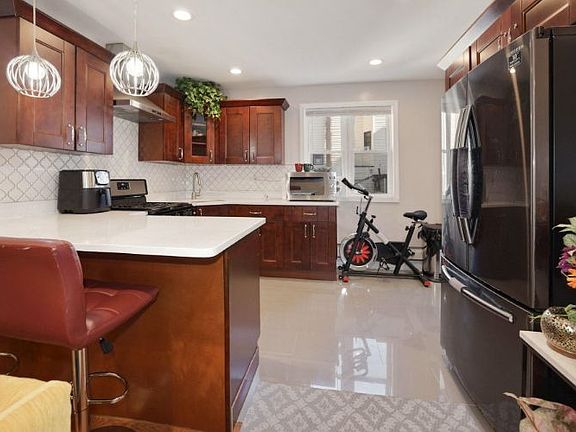 3rd image of 4 Garrison Ave Floor 2