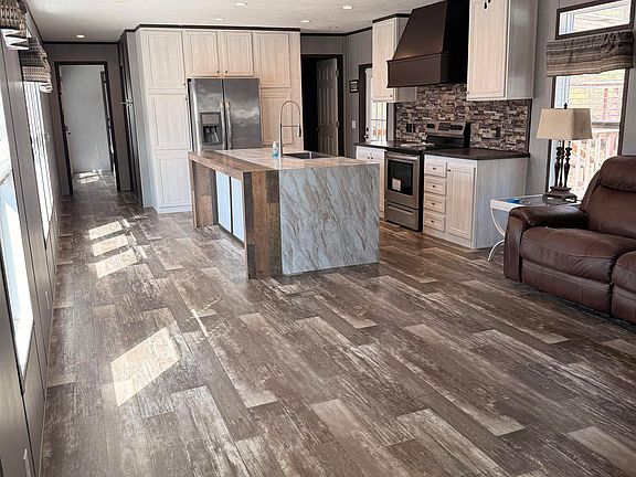 5th image of 120 Gun Club Rd E