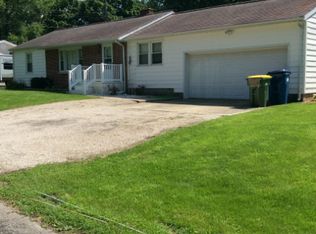 101 Crescent St, Colfax, IL 61728