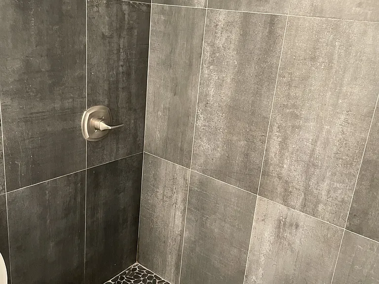801 NE 28th St #101 — Photo 11