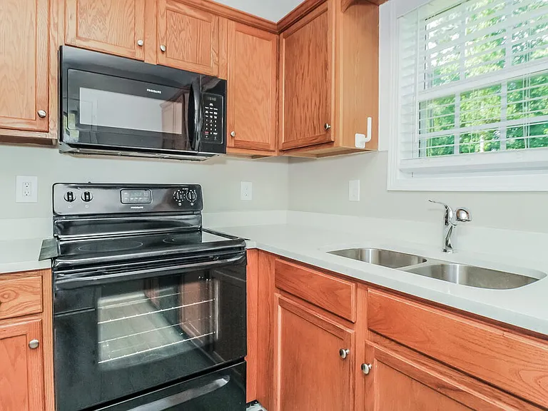 7336 Westwood Ln — Photo 8